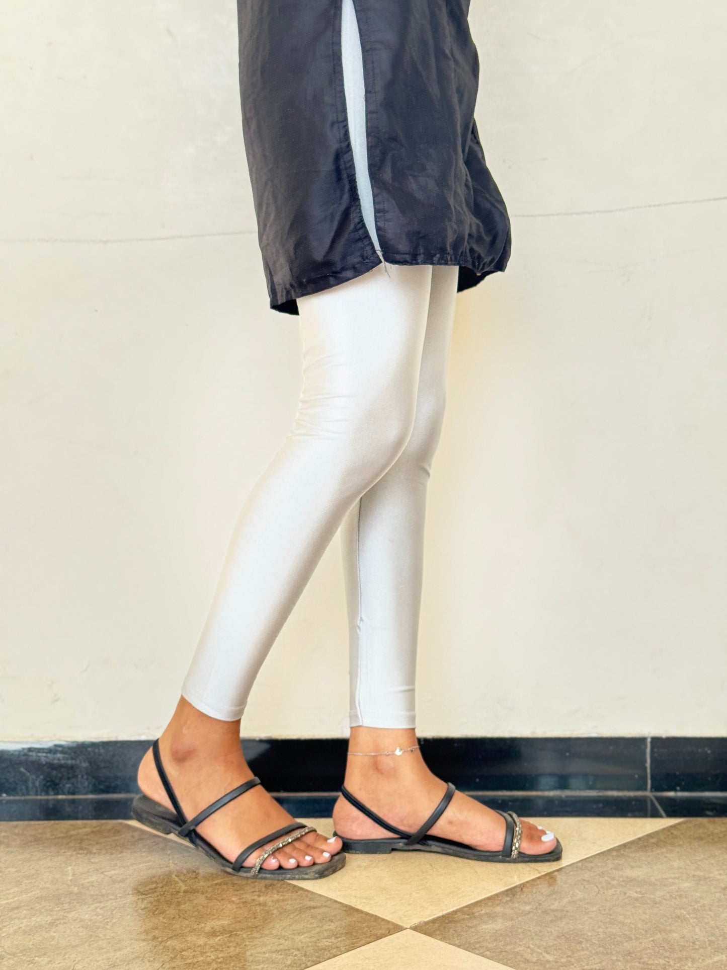 White Shimmer Leggings – Pure Radiance, Ultimate Elegance