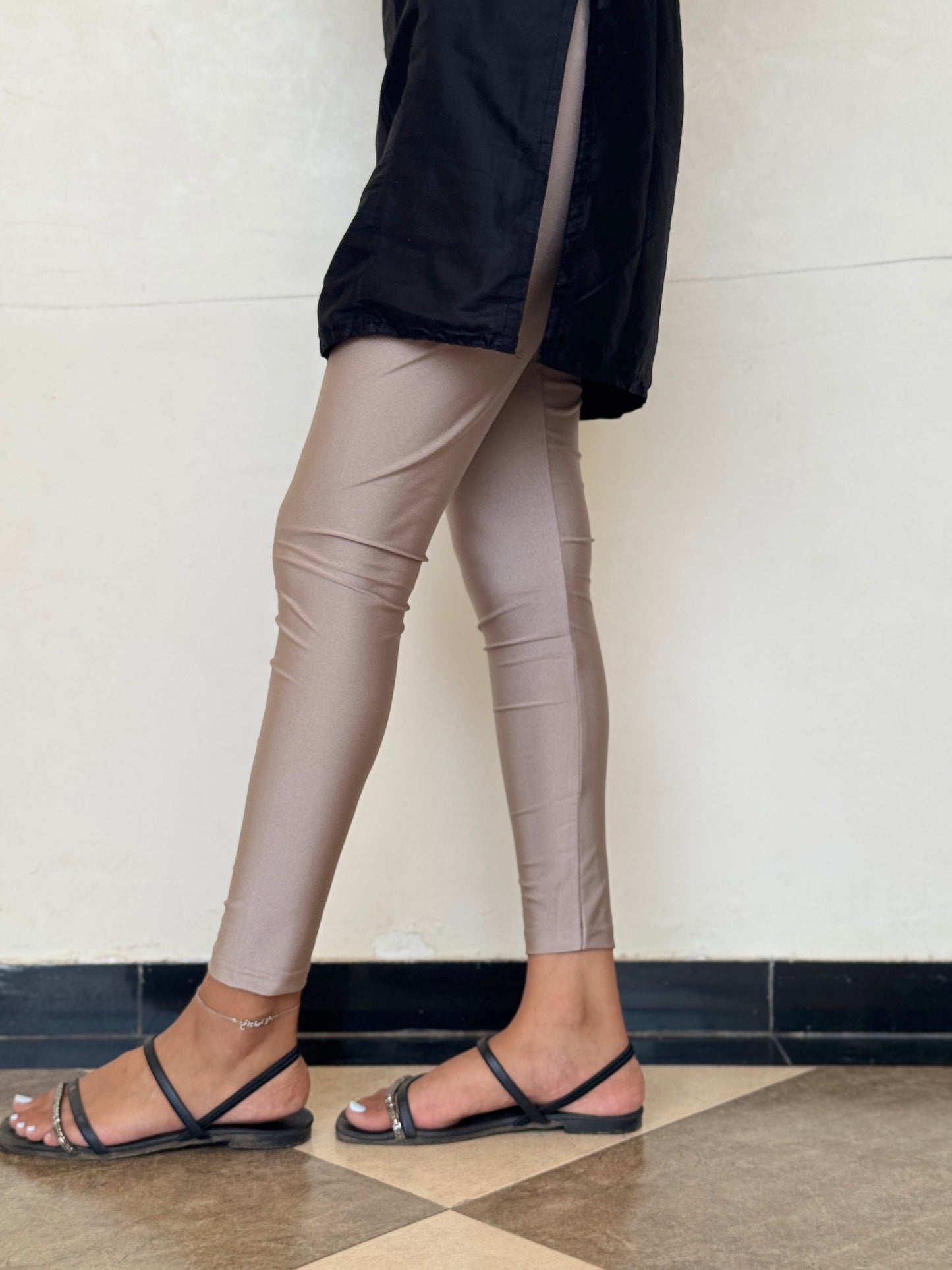 Copper Shimmer Leggings – Bold Heat, Pure Energy